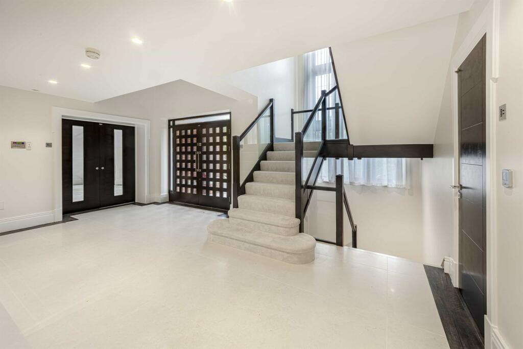 6 bedroom detached house for sale in Springwood, Chapel Lane, Hale Barns, WA15